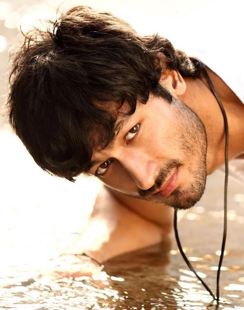 Vidyut Jammwal thumbnail