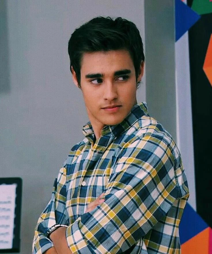 León Vargas (Violetta) thumbnail