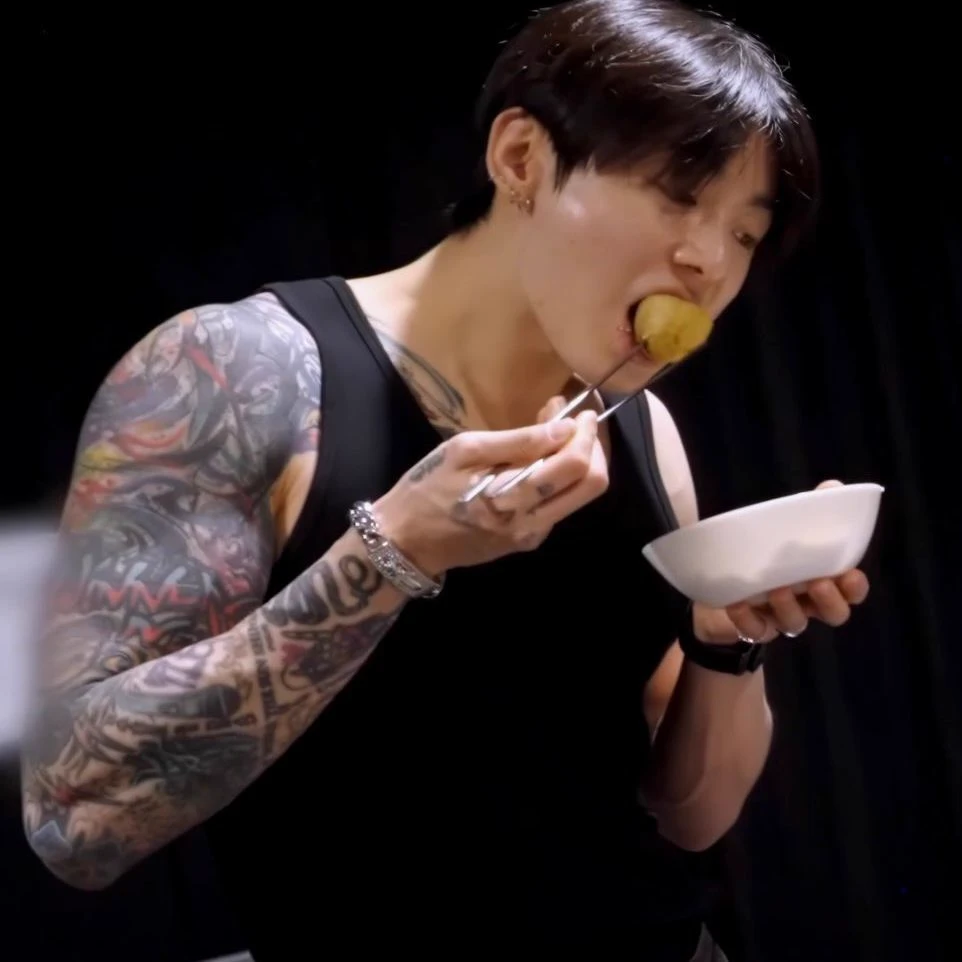 jungkook  thumbnail