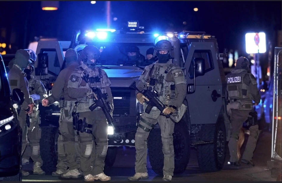 Police/SEK thumbnail