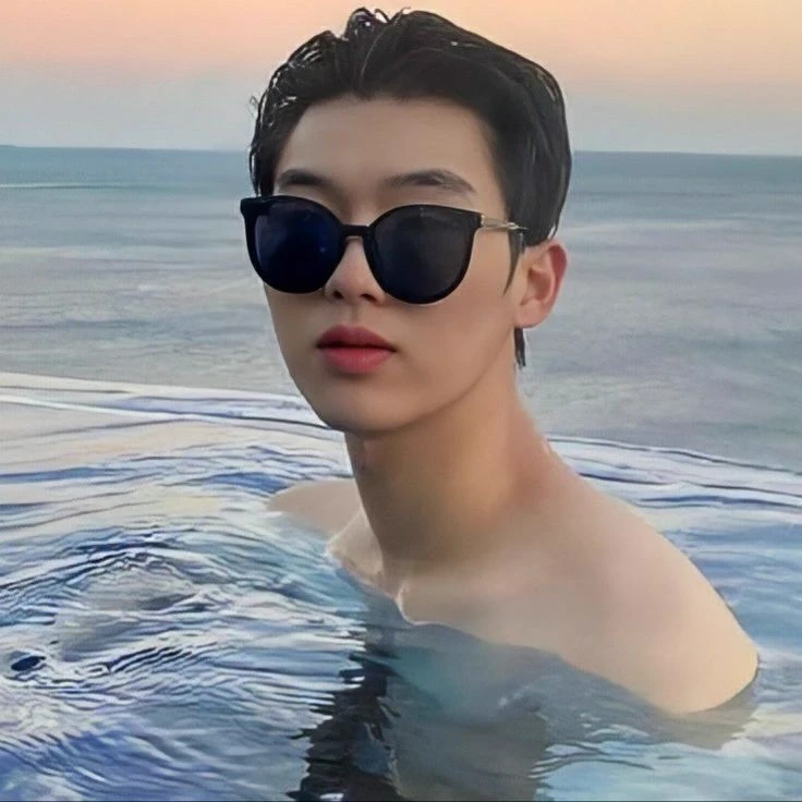 Hyun-wook thumbnail