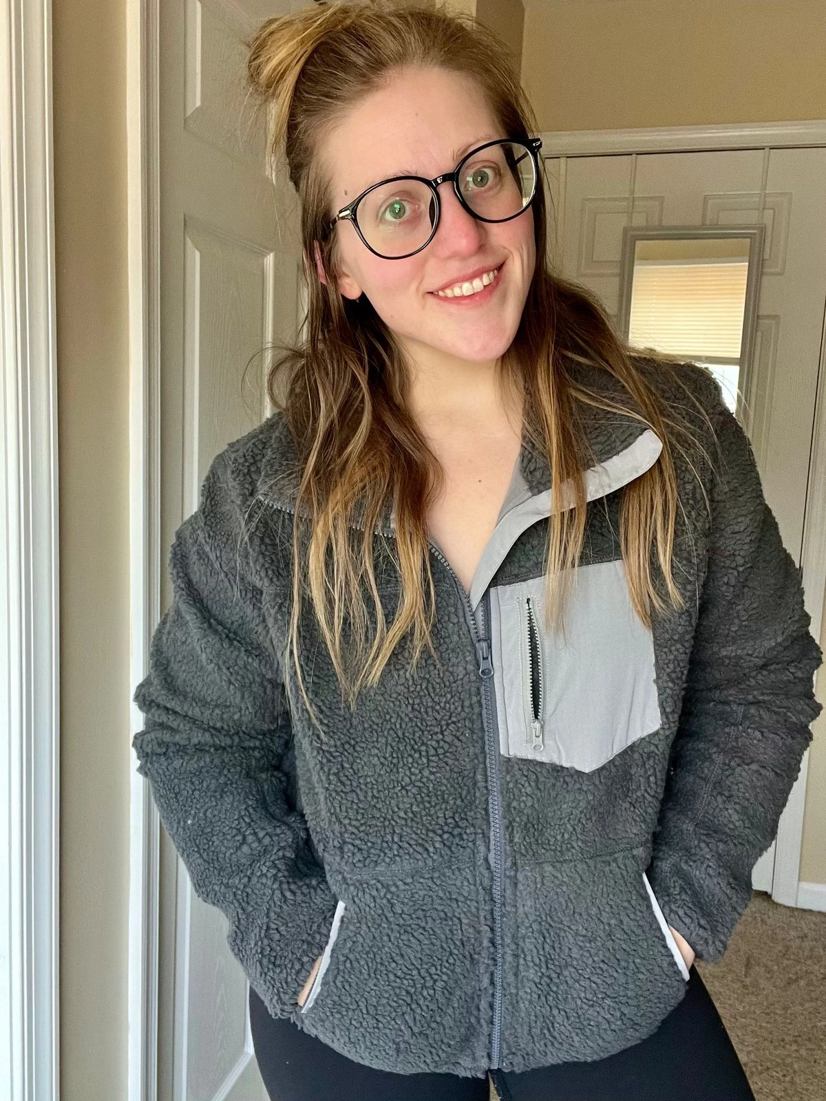 Hot Mom - Sophie thumbnail