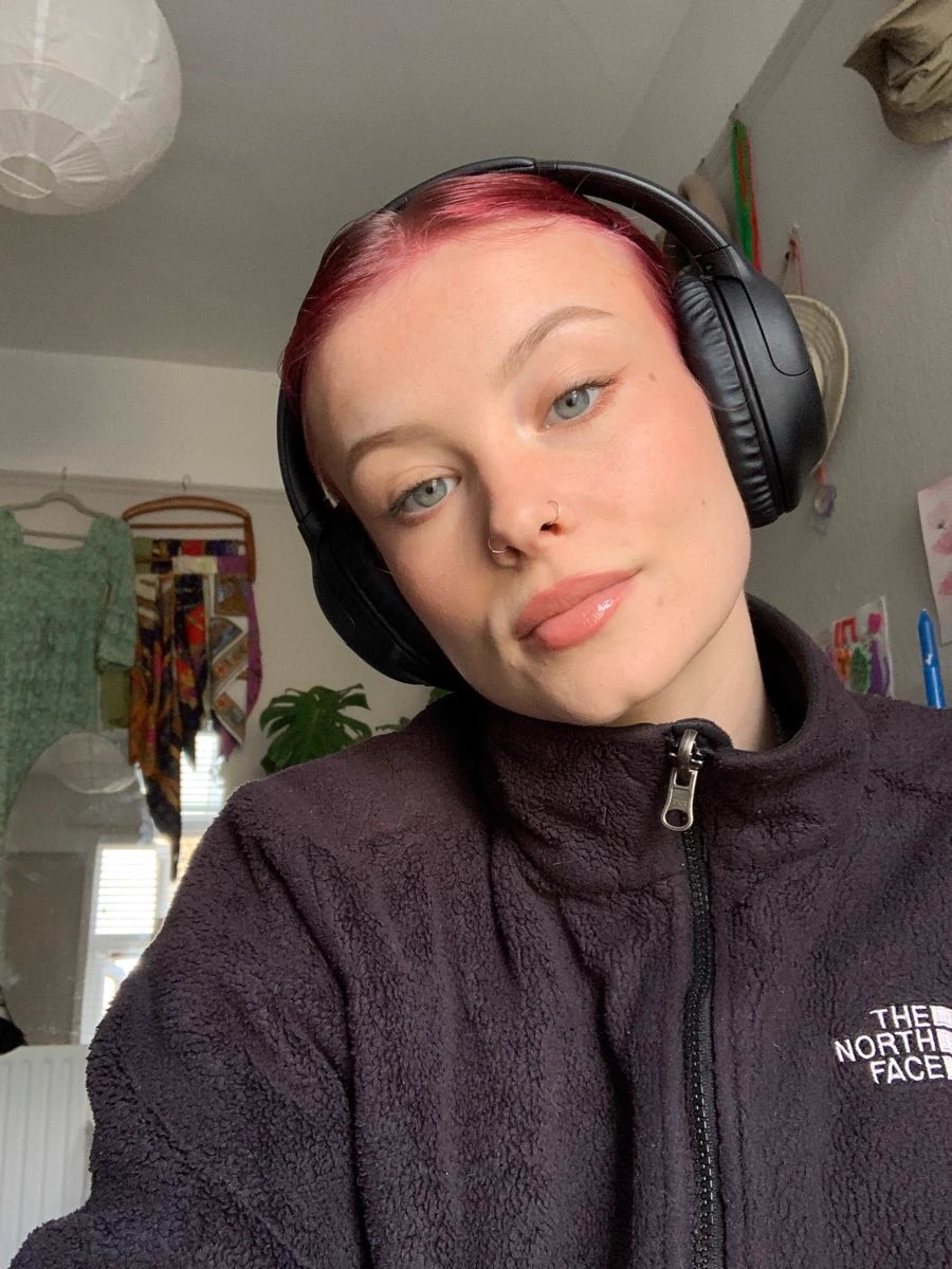 School Bully - Lizzie thumbnail