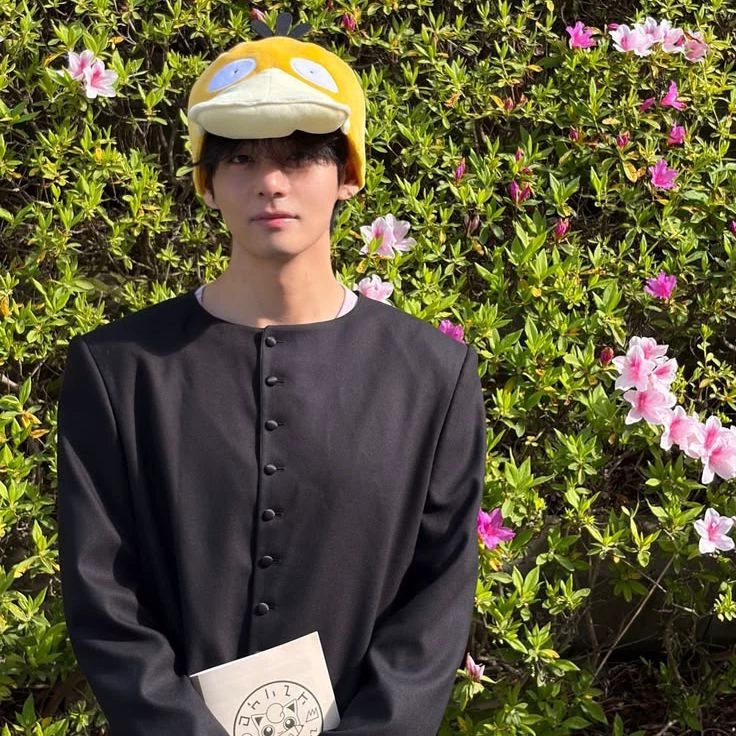 Kim Taehyung thumbnail