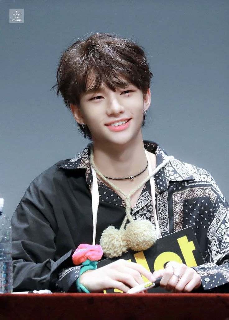 Hwang Hyunjin thumbnail