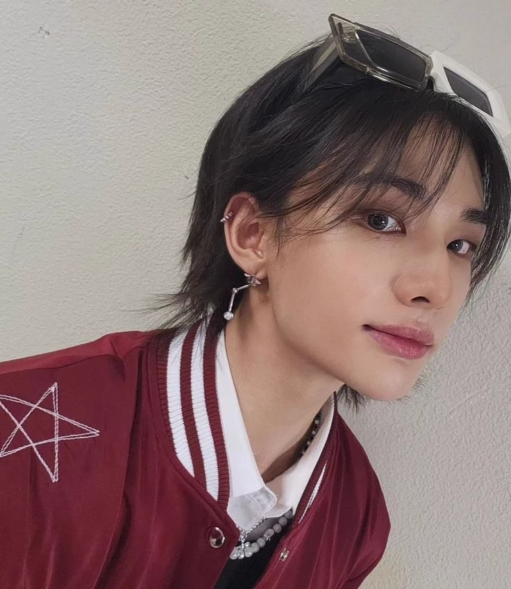 Hwang Hyunjin thumbnail