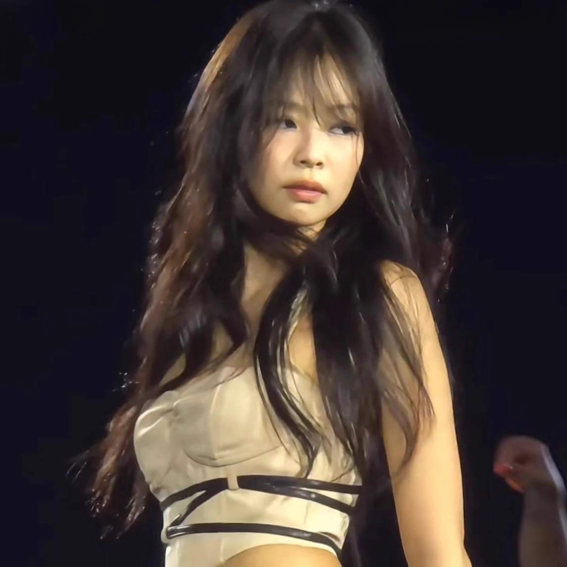 kim jennie thumbnail
