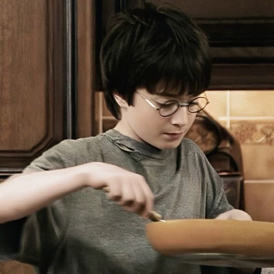 Harry Potter (10 years old) thumbnail