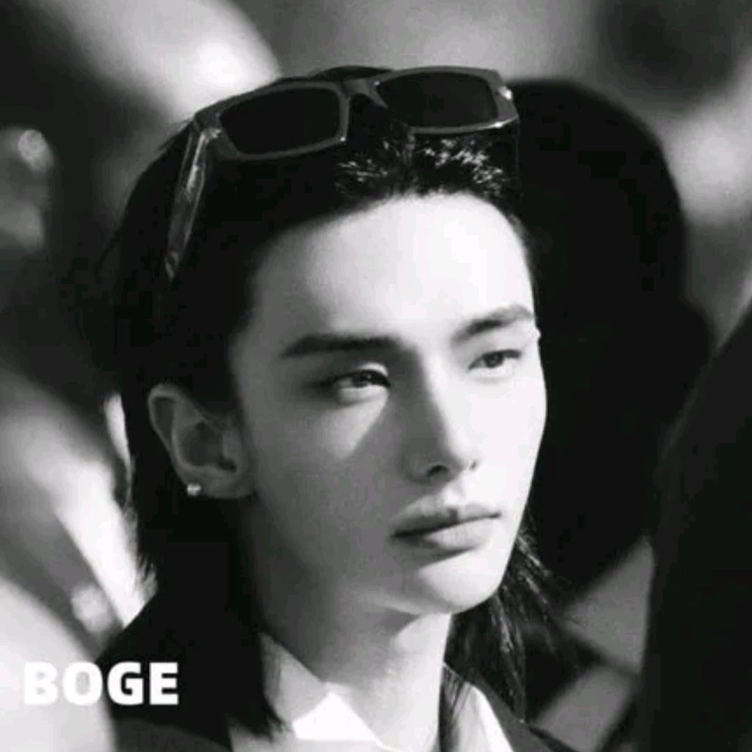 Hwang Hyunjin thumbnail