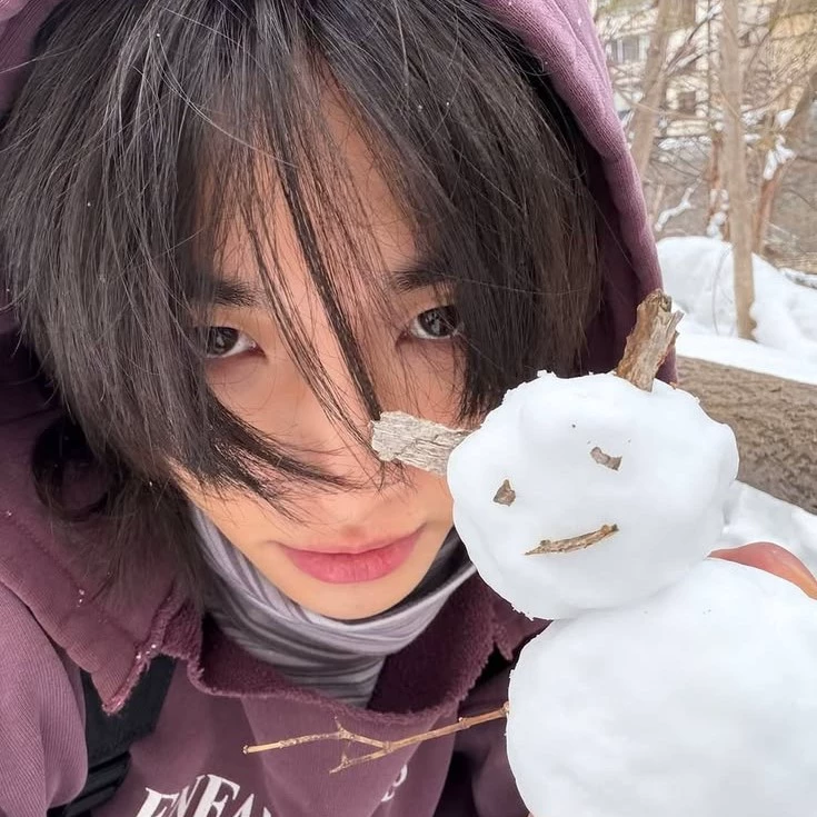 /.*×[ 현진 ] ×*./