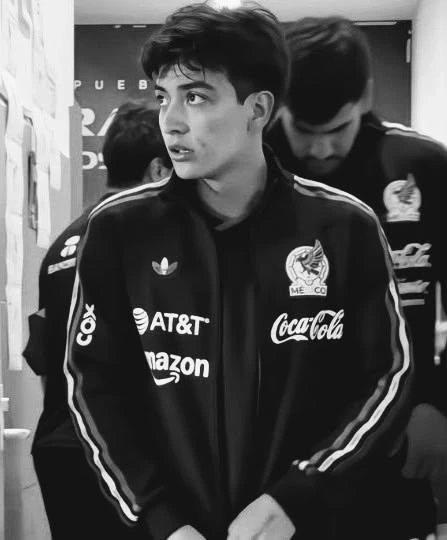 Gil Mora. thumbnail