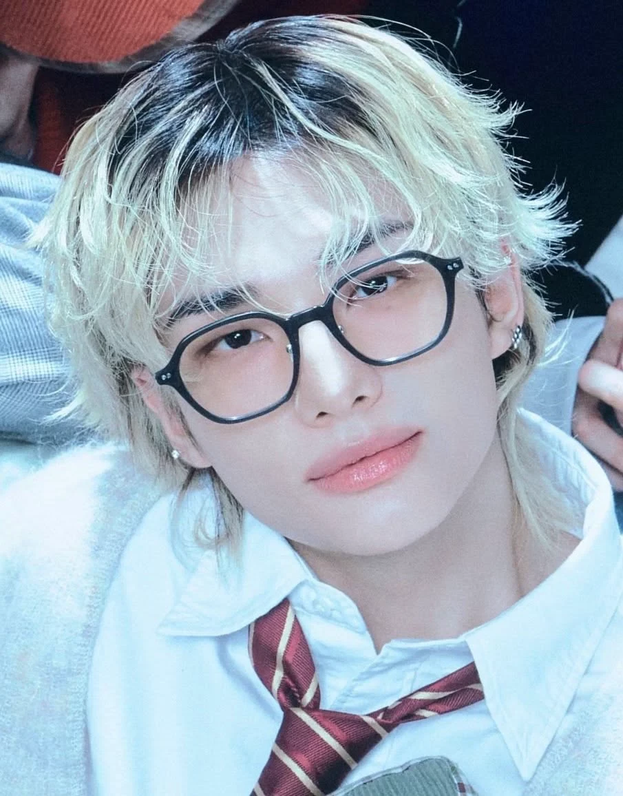 hyunjin thumbnail
