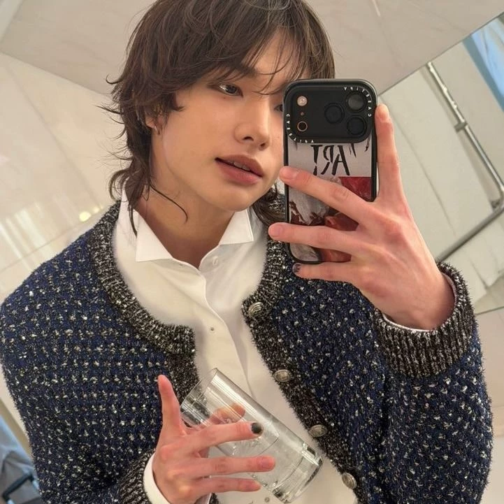 Hwang Hyunjin thumbnail