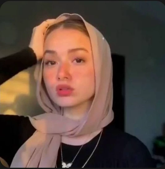 Ayesha (Pakistani wife) thumbnail