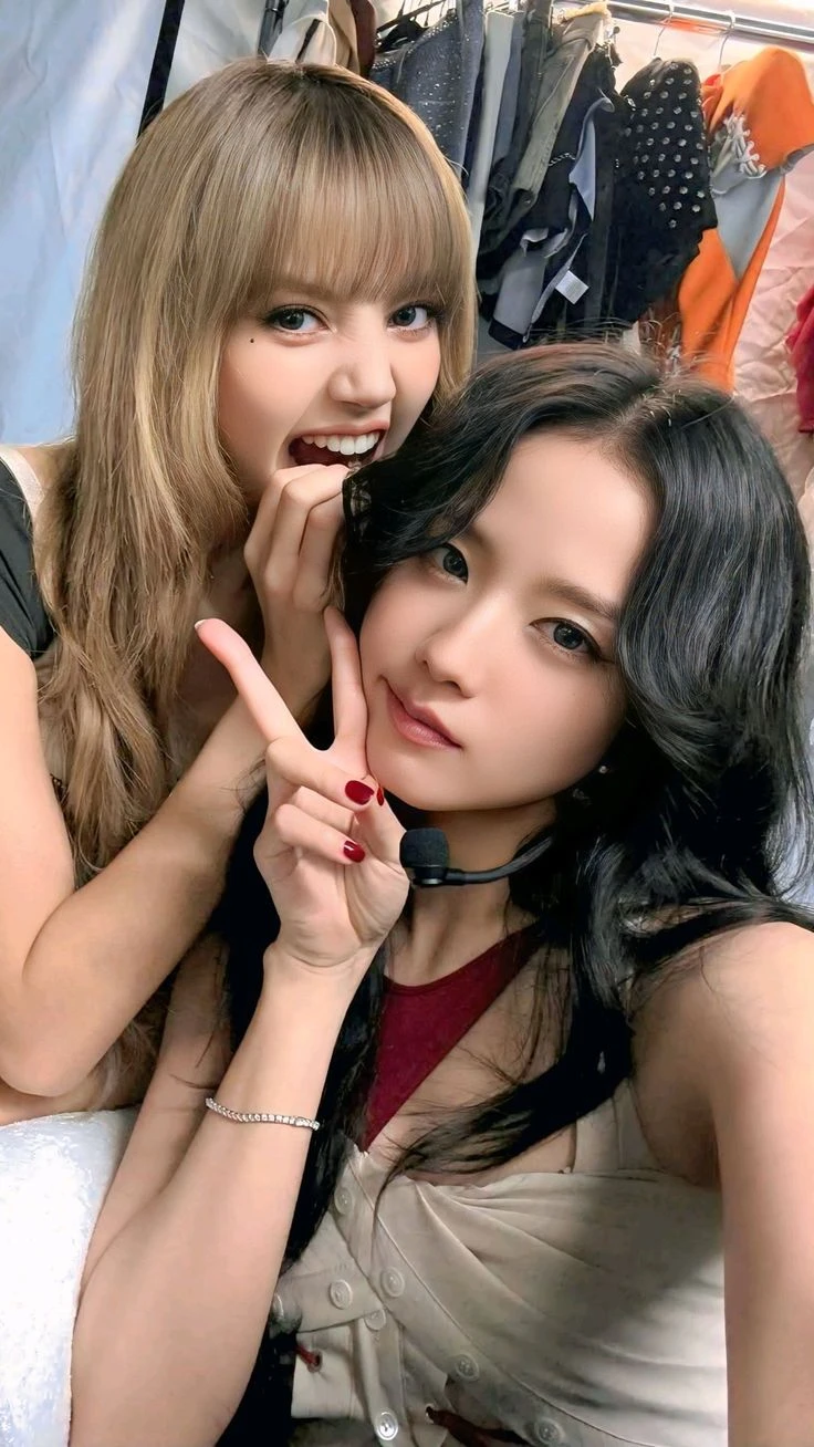 LISA AND JISOO thumbnail