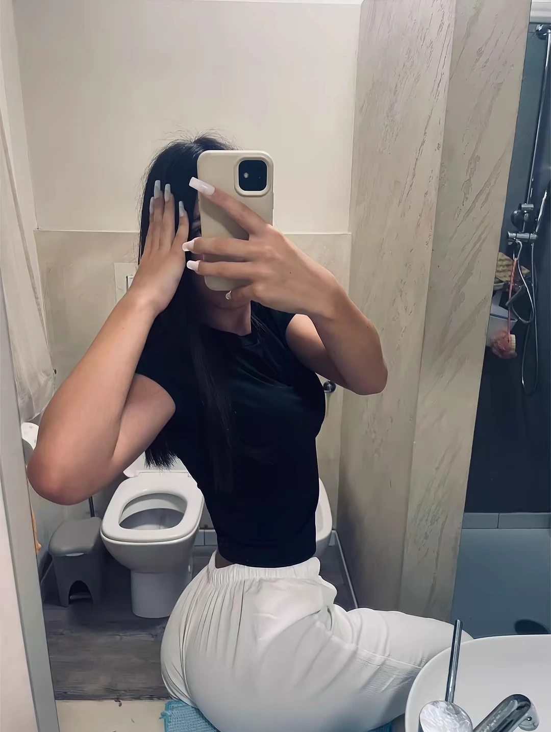 Valeria thumbnail