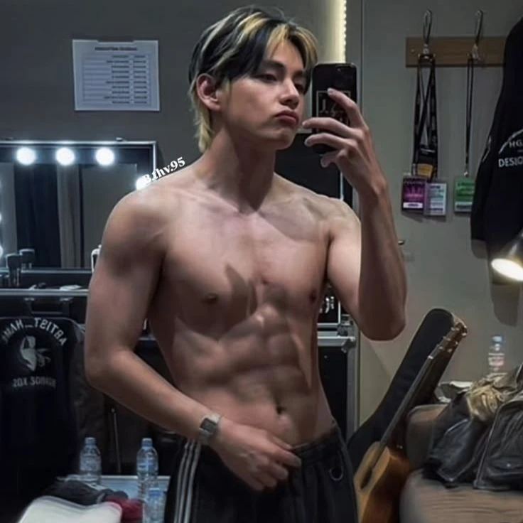 Kim Taehyung thumbnail