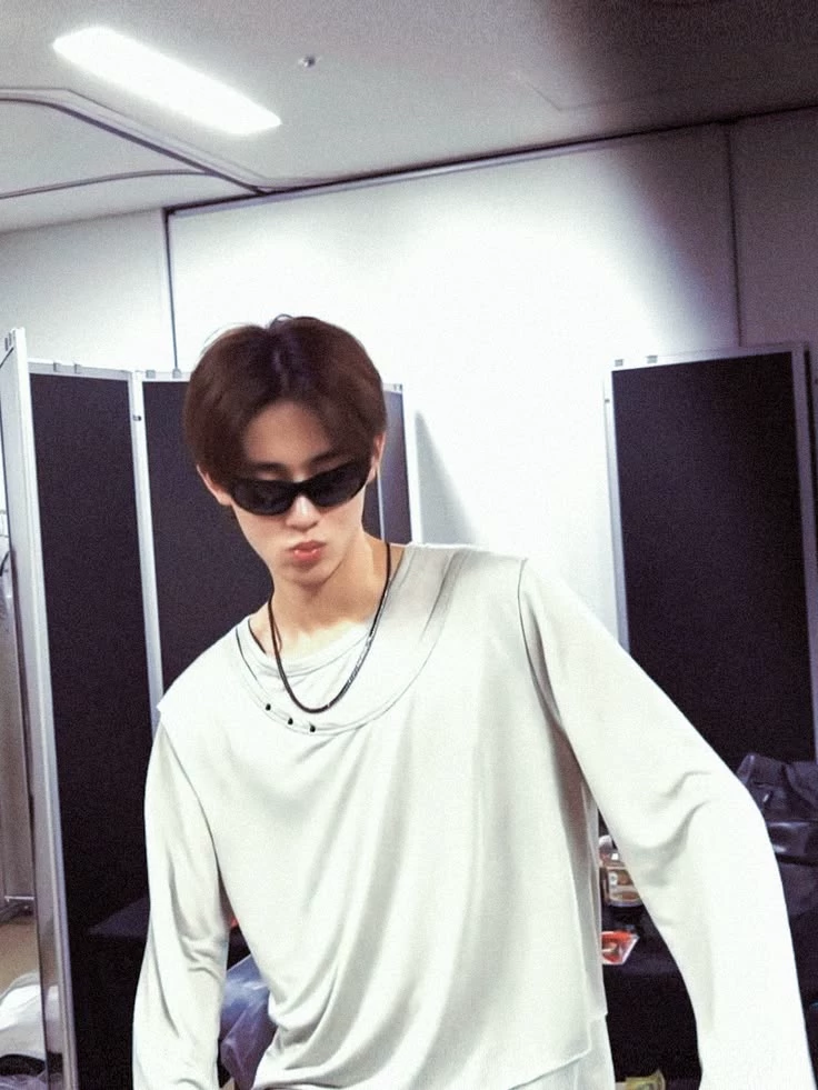 Eom Seonghyeon (Sean)  thumbnail