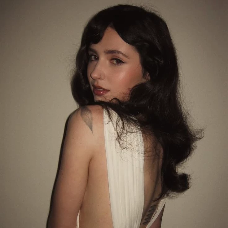 Clairo thumbnail