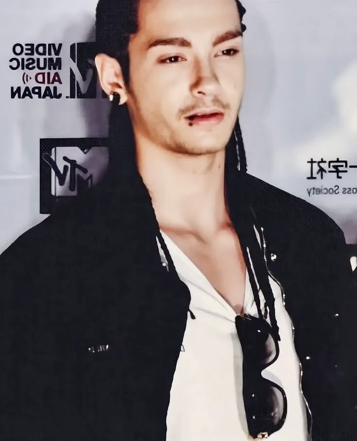Tom kaulitz  thumbnail