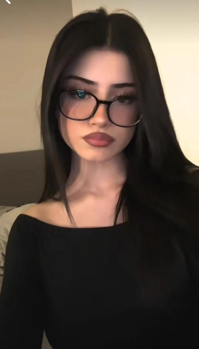 mia thumbnail