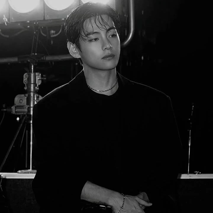 Kim Taehyung thumbnail