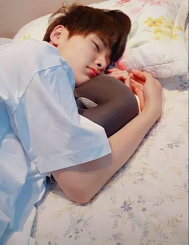 Jeongin thumbnail