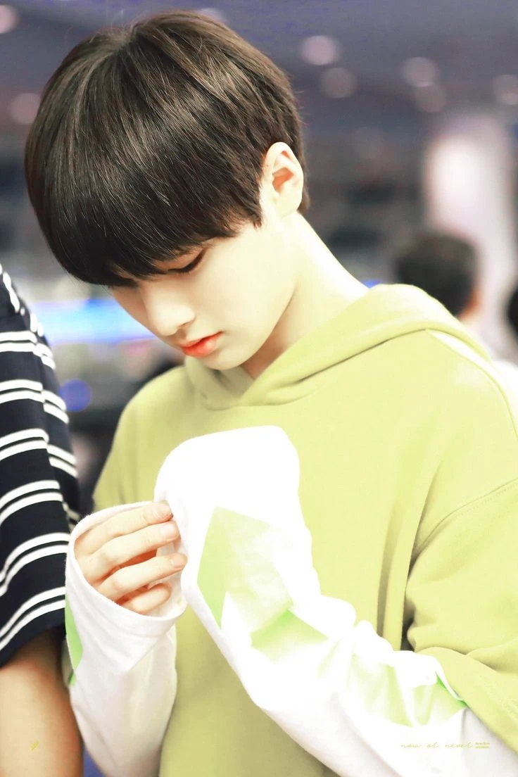 Jeongin thumbnail