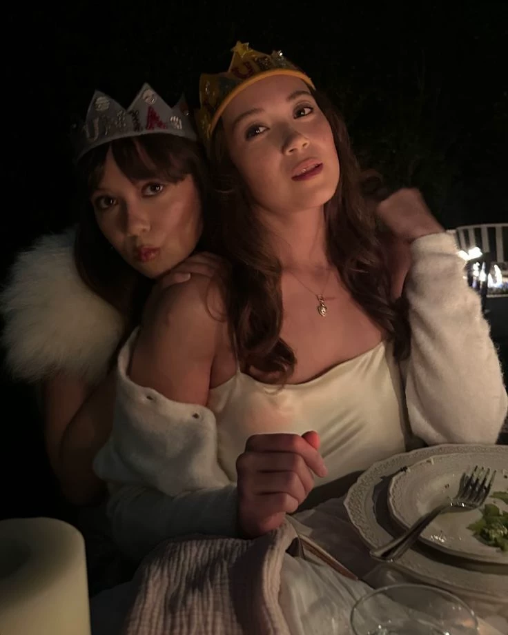 Laufey and Junia thumbnail