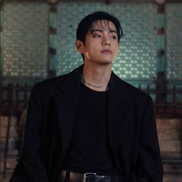 Kim Taehyung thumbnail
