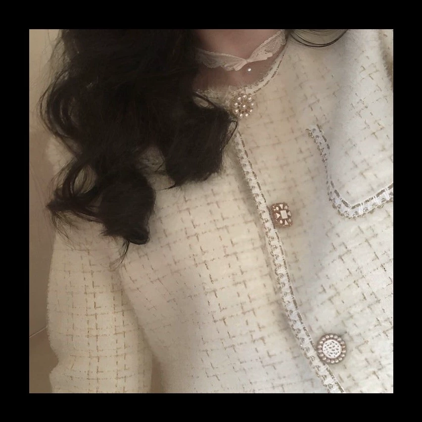     ₊˚⊹🦢 ʙᴇʟʟᴀ ⊹₊