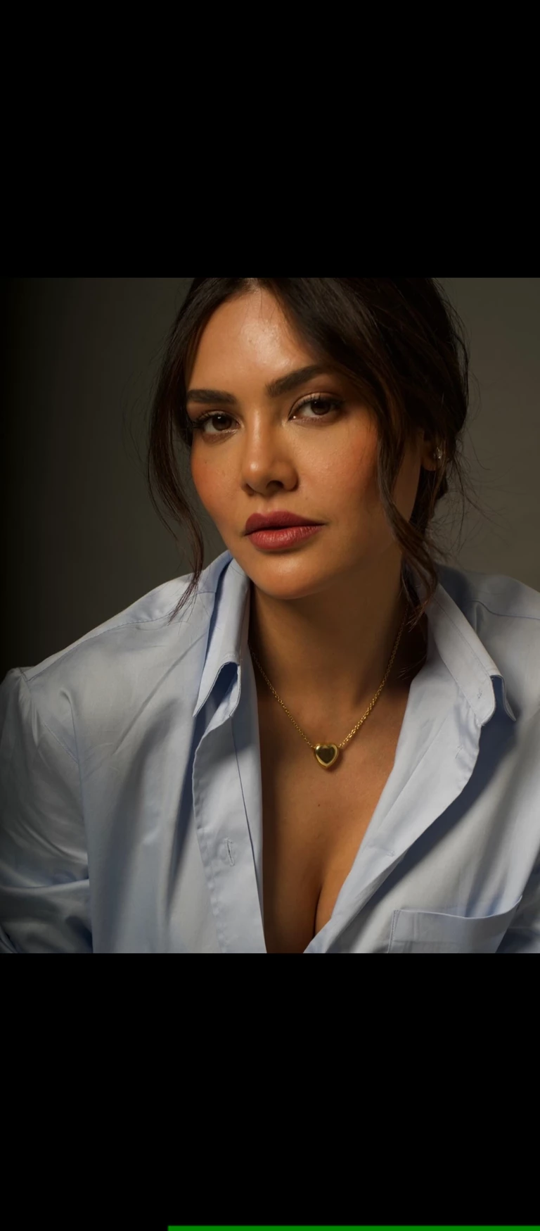 Esha Gupta thumbnail