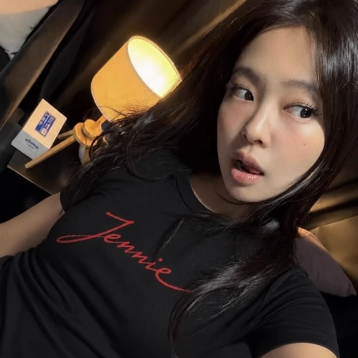 Jennie 💘 thumbnail