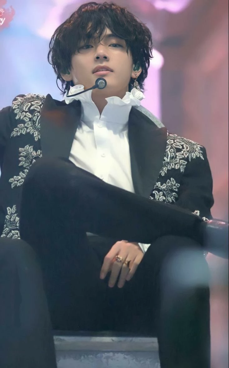 Kim Taehyung thumbnail