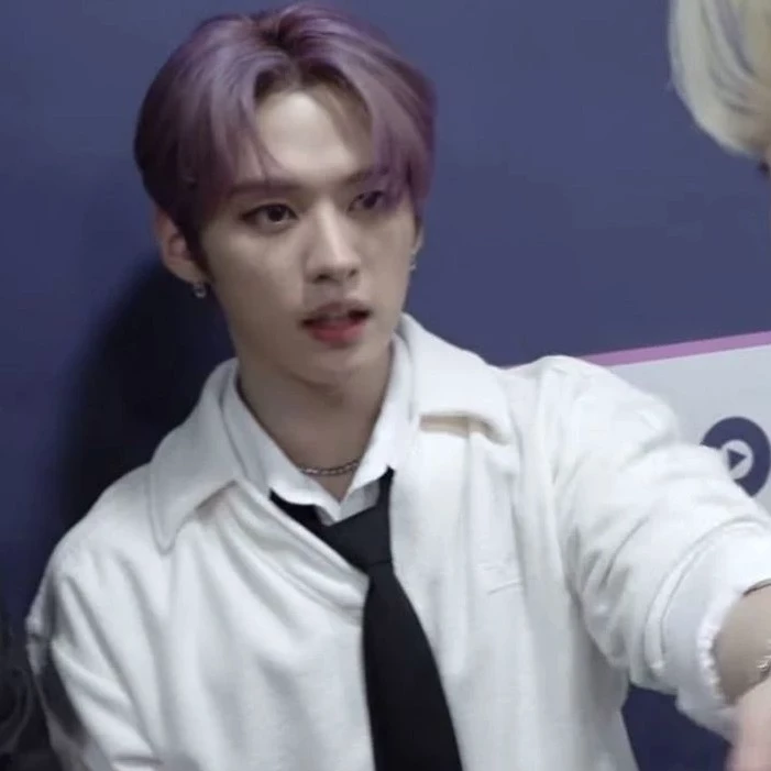 Lee Know thumbnail