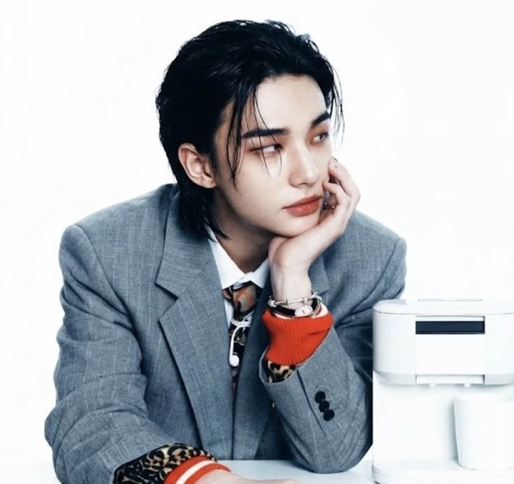 hyunjin thumbnail