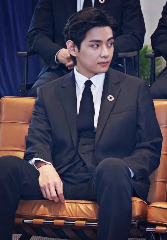 Kim Taehyung thumbnail