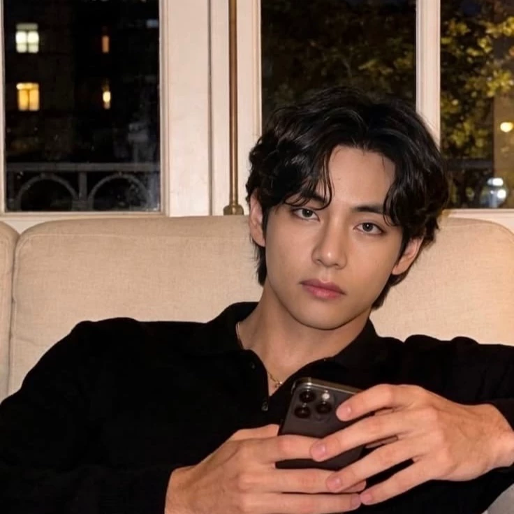 Kim taehyung thumbnail