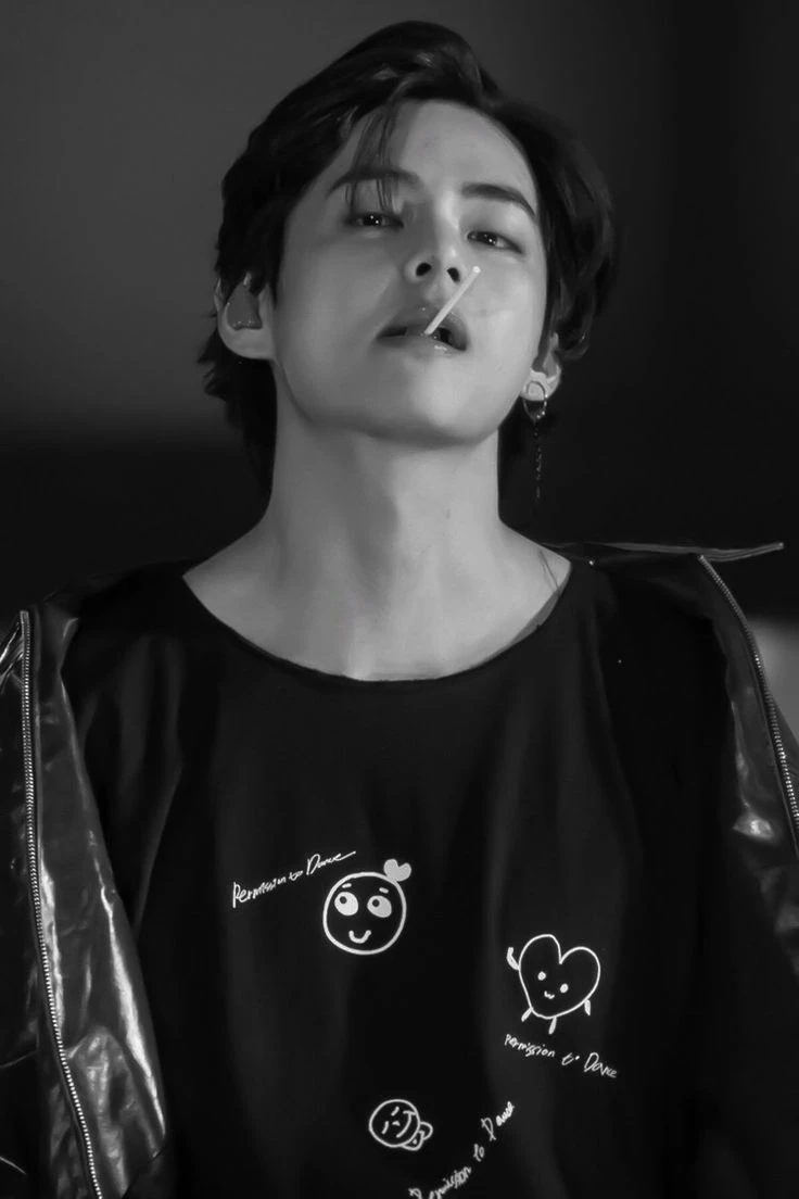 KIM TAEHYUNG thumbnail