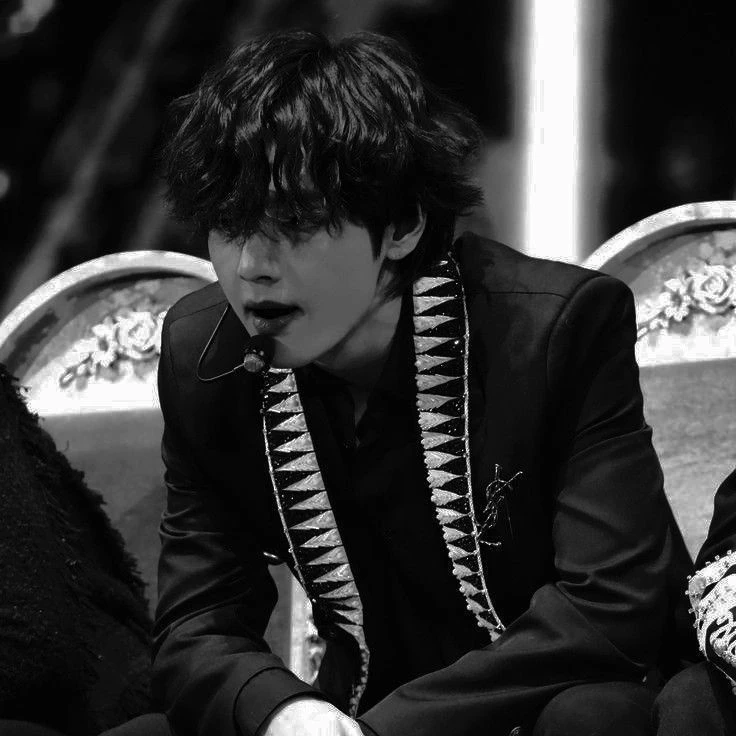 Kim Taehyung thumbnail
