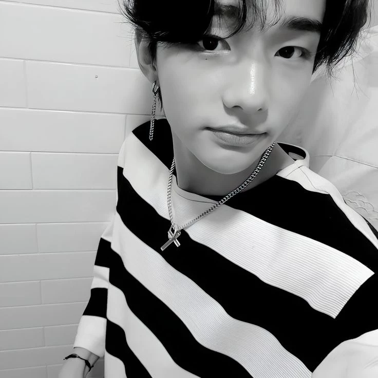 Hyunjin thumbnail