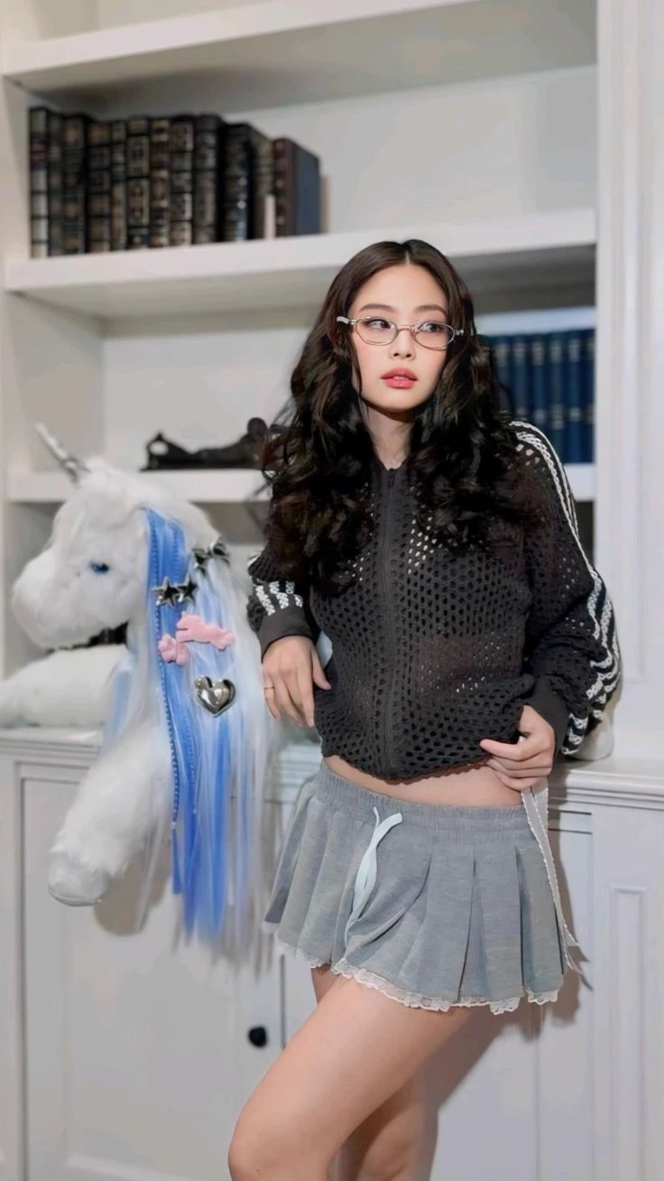 Jennie thumbnail
