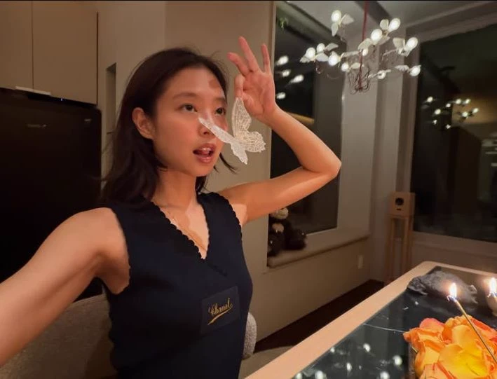 Jennie thumbnail