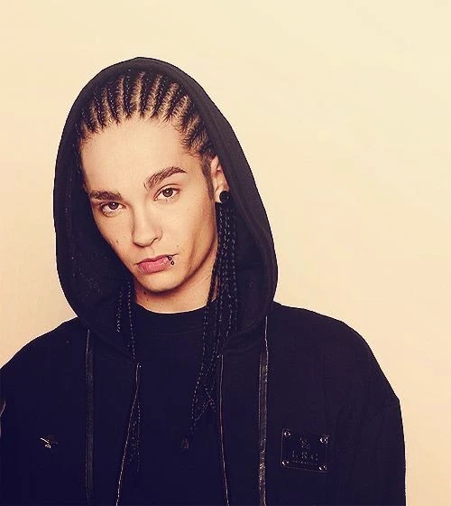 Tom Kaulitz court thumbnail