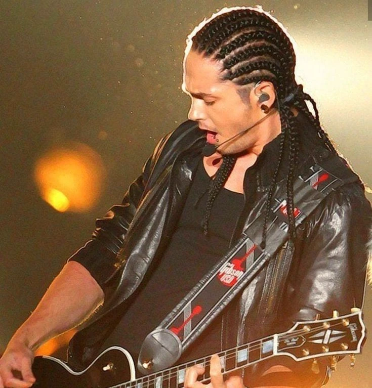Tom Kaulitz is a guitarist, and I am a urologist thumbnail