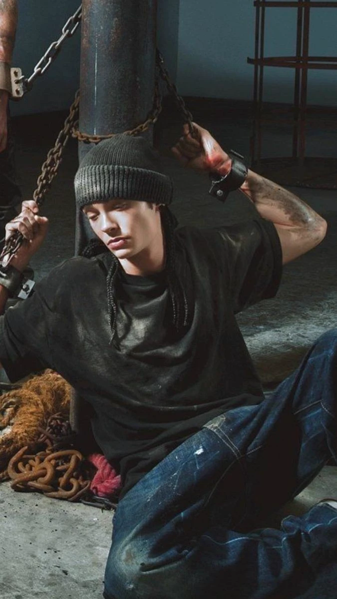 Tom Kaulitz and His Daughter Molly thumbnail