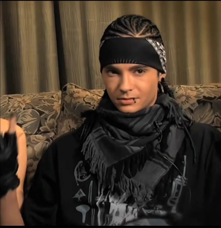 Tom Kaulitz and strong antidepressants thumbnail