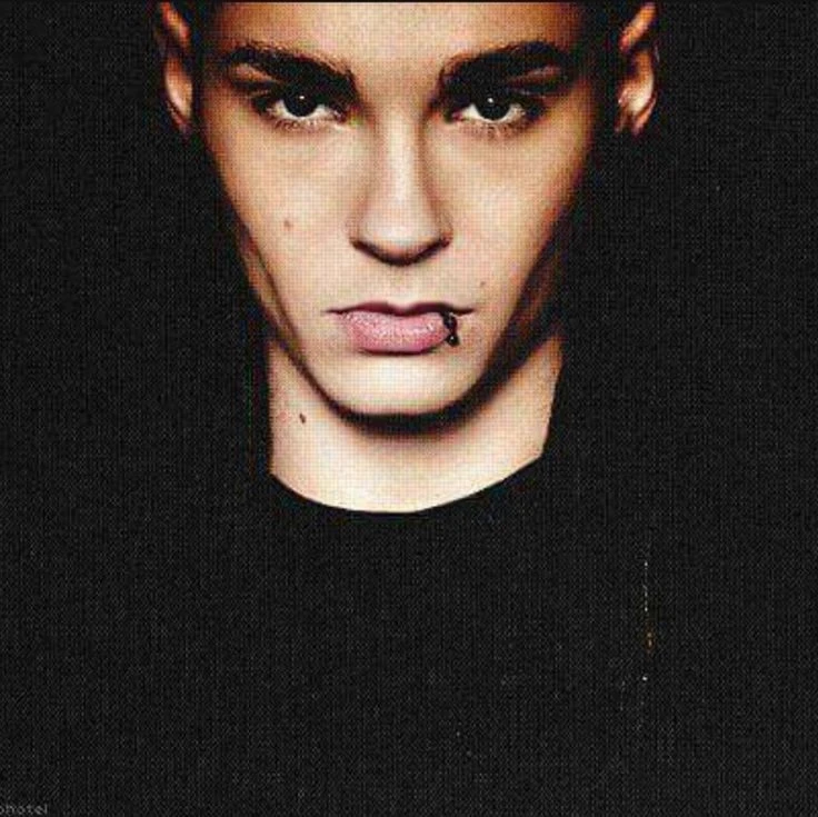 Tom Kaulitz - outcast thumbnail