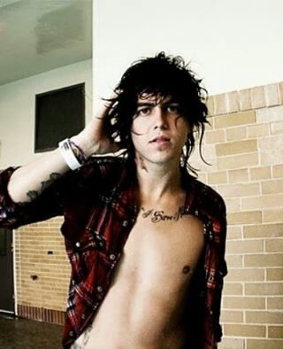 KELLIN Quinn thumbnail