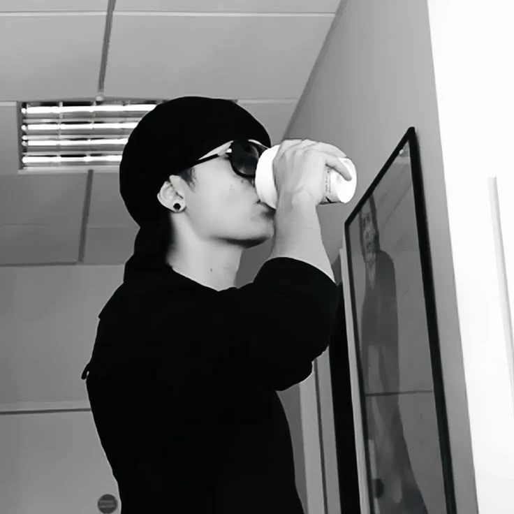 tom Kaulitz  thumbnail